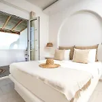 Thea Naxos