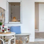Thea Naxos