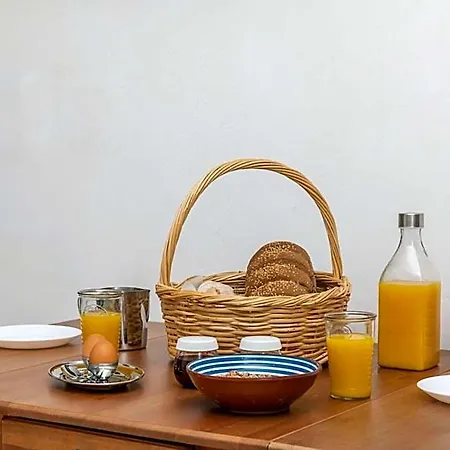 Thea Naxos Apart Otel 4*