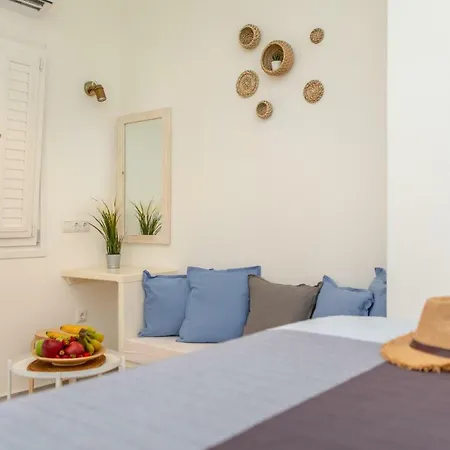 Thea Naxos Aparthotel 2*